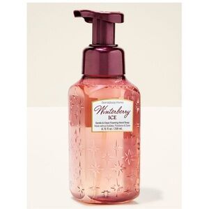 Bath & Body Works NWT Winterberry Ice Foaming Hand Soap - Rose Gold